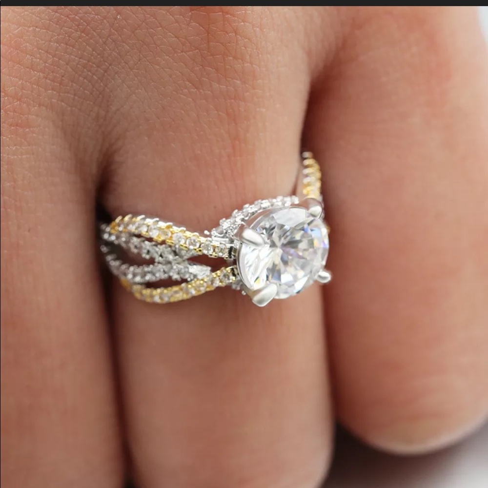 New Women’s Two Tone Diamond Beautiful Ring - Picture 2 of 2